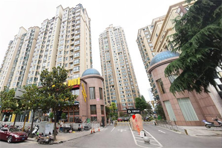 城东人和蓝湾3室2厅2卫169万144m2出售